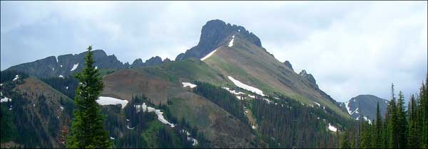 A view of the Nokhu Crags